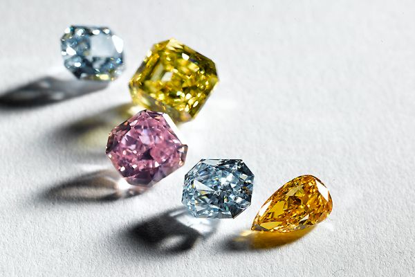 Diamonds.net - Fancy-Color Index Sees Decline in 2020